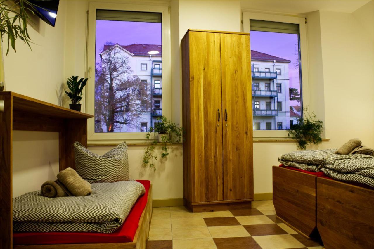 Kl17 Ostel Doebeln Hostel Buitenkant foto